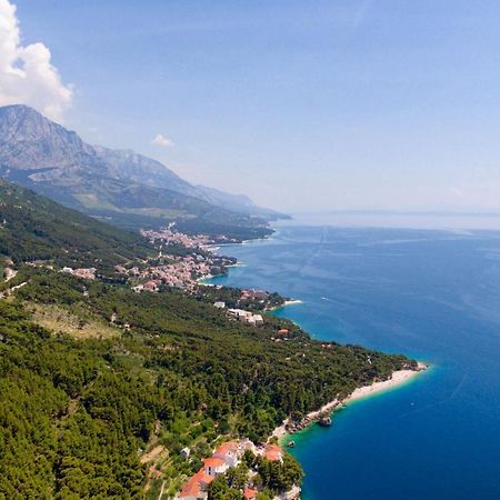 Apartments By The Sea Brela, Makarska - 16950 Eksteriør bilde