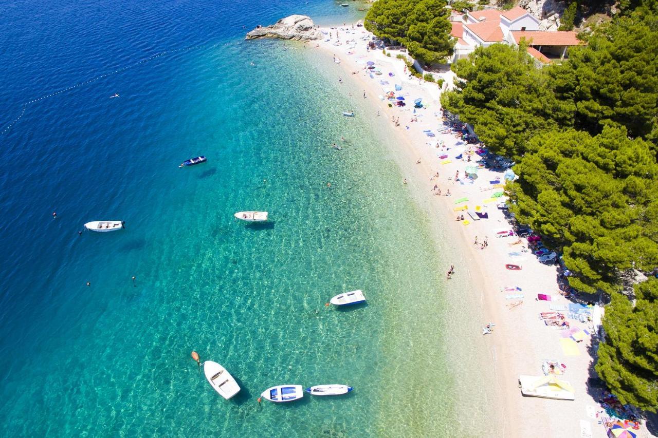 Apartments By The Sea Brela, Makarska - 16950 Eksteriør bilde